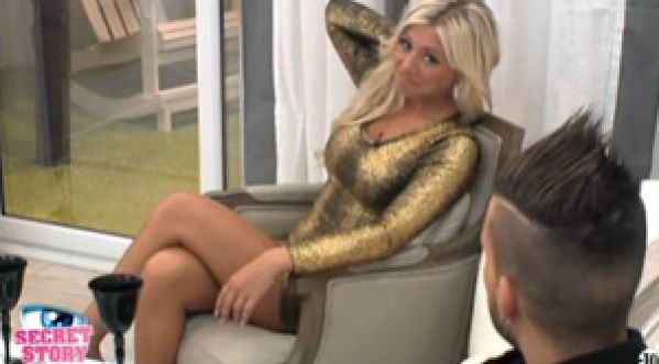SS7 : Stéphanie avoue, la production l’a poussé à sortir avec Vincent.