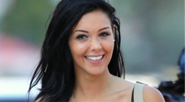 Nabilla s’explique sur la rumeur du carré VIP