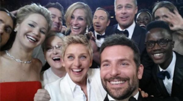Le selfie des Oscars comptabilise plus de 2 millions de retweets !
