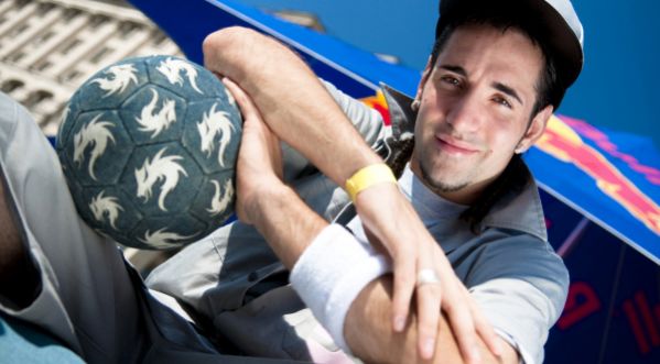 Sean Garnier, champion du monde de freestyle en football, invité à l’ESTP Cachan