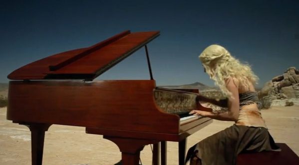Cette pianiste revisite les génériques de films et de séries !