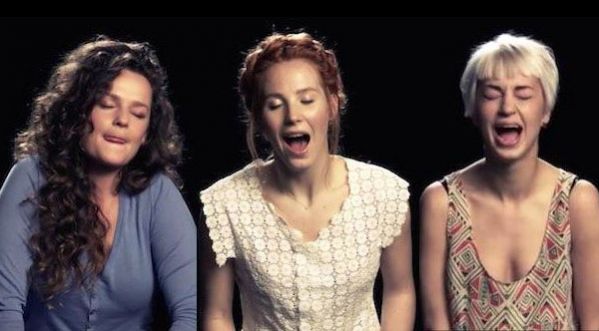 Elles essaient de chanter en plein orgasme !