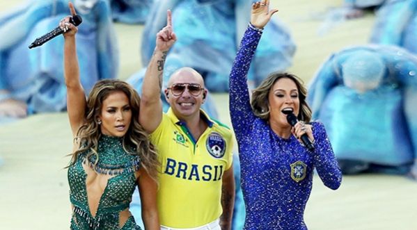 Coupe du monde 2014 : JLo, Pitbull et Claudia Leitte vivement critiqués pour la cérémonie d’ouverture !