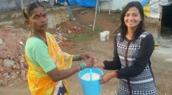En Inde, le « Ice Bucket Challenge » se transforme en « Rice Bucket Challenge » !
