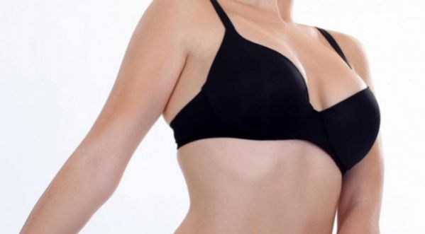D’après une étude : Admirer des seins allongerait l’espérance de vie !!