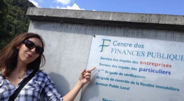Elle paye ses impôts avec 30 kg de centimes !!