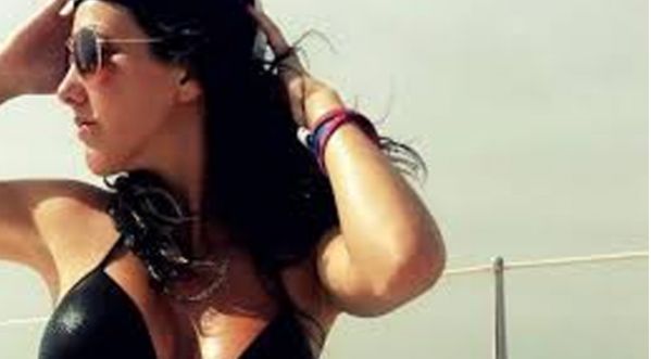 La cambrioleuse sexy qui affole les réseaux sociaux !!