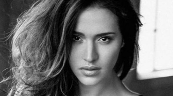 Leila #ss8 : elle « trompe » Aymeric dans « les mystères de l’amour » !