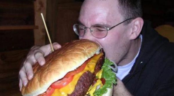 L’homme le plus gros du monde est décédé son médecin propose de taxer les fast-foods!