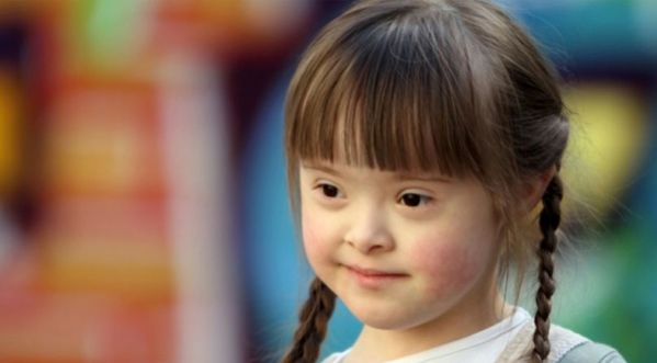 Vidéo : Elle apprend que son bébé est trisomique ; les principaux intéressés lui explique ce qui l’attend !