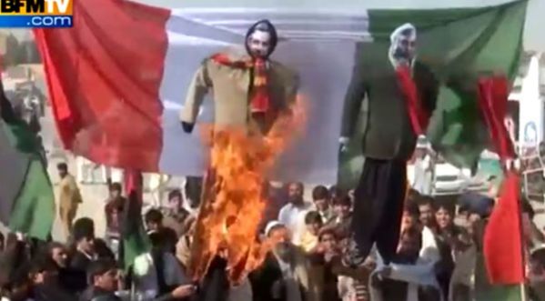 Manifestations anti-Charlie : les pakistanais se trompent de drapeau et de président !