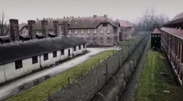 Vidéo : 70 ans après sa libération, un drone survole le camp d’Auschwitz !