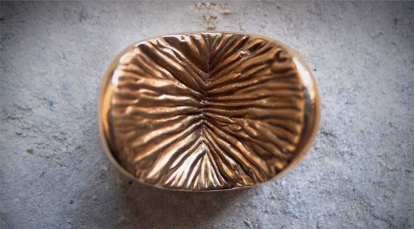 Pour la Saint-Valentin, offrez-lui votre anus en or ! Pour la Saint-Valentin, offrez-lui votre anus en or !