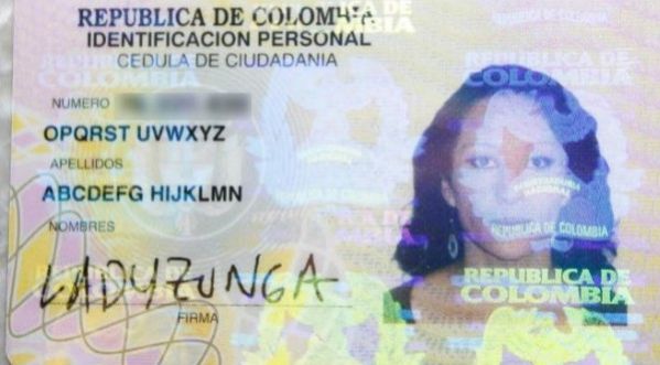 Une femme change de nom pour Madame Abcdefg Hijklmn Opqrst Uvwxyz