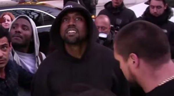Enorme !! Un artiste de Hip-Hop fait un show surprise pour… Kanye West !
