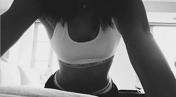 Kendall Jenner : La cadette des sœurs Kardashian devient l’égérie de Calvin Klein !