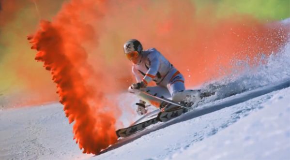Le skieur Marcel Hirsher et ce fabuleux slalom en couleurs !