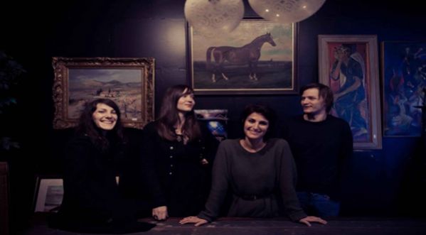 Le A, trois filles et un mec pour une pop psyché et shoegaze !