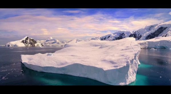 Magnifique : Les paysages de l’Antarctique filmés par un drone !