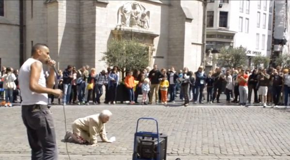 Crazy : Une grand-mère danse sur le beat à Bruxelles!