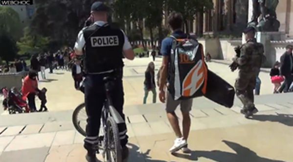 Faire du Kitesurf dans la fontaine du Trocadéro !