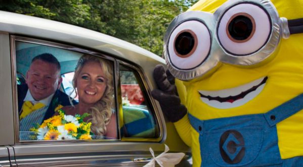 Original : ils font leur mariage sur le thème des Minions !