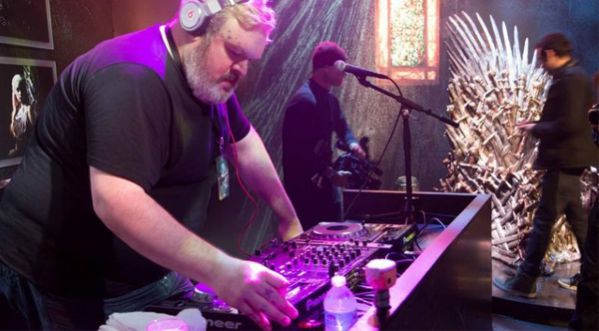 Découvrez le premier tube de Kristian Nairn aka Hodor de GoT !