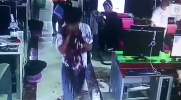 CHOC : se faire égorger dans un cybercafé