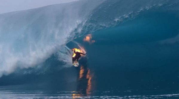 Session de surf spectaculaire: Jamie O’Brien en feu sur sa planche !