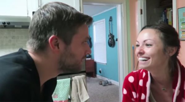 Insolite : Il annonce à sa femme qu’elle est enceinte !