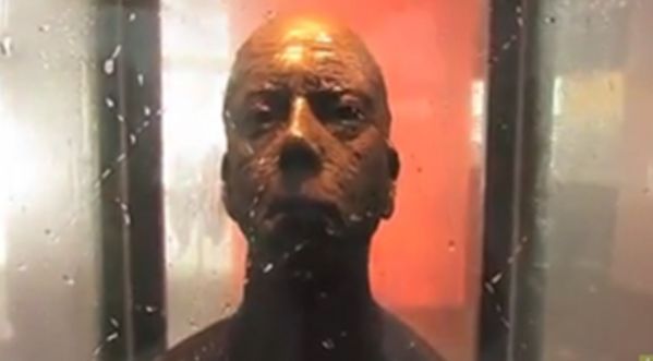 Ne regardez pas cette statue dans les yeux !