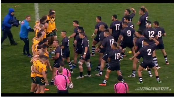Un haka extrêmement aggressif !