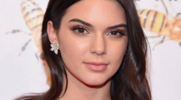 Kendall Jenner remercie ses 40 millions de followers à sa façon…