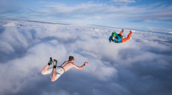 Sauter d’une montgolfière sans parachute !