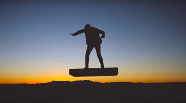 Mieux que l’Hoverboard, voici l’ArcaBoard !