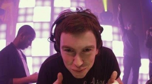 Hardwell – Mad World