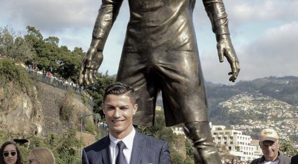 Vandalisation de la statue de CR7 !