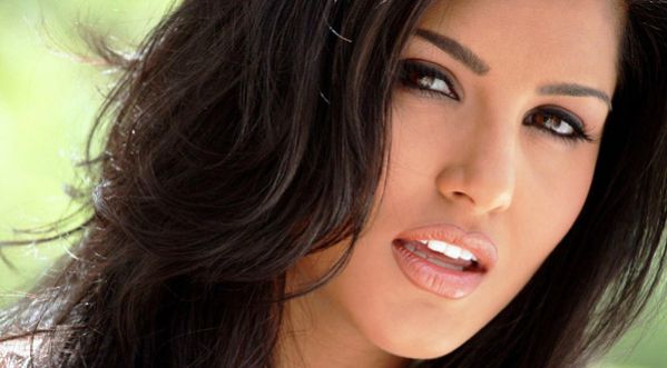 Une ex-pornstar dans une campagne anti-tabac !