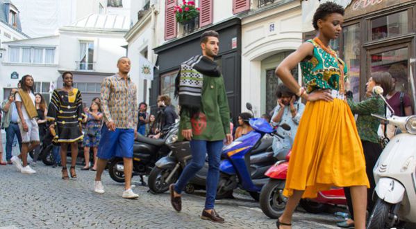 Un peu d’Afrique à Montmartre offre un défilé haut en couleur !