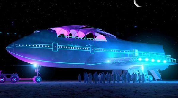 Un Boeing 747 transformé en boîte de nuit pour un festival!