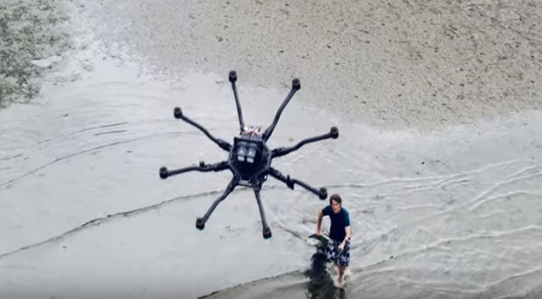 WTF: Il fait du sport tiré par un drone !