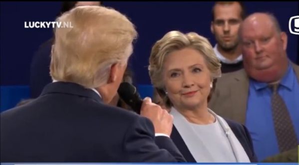 Parodie : Quand Donald Trump et Hillary Clinton s’aiment et chantent « Time of my Life » du film Dirty Dancing !