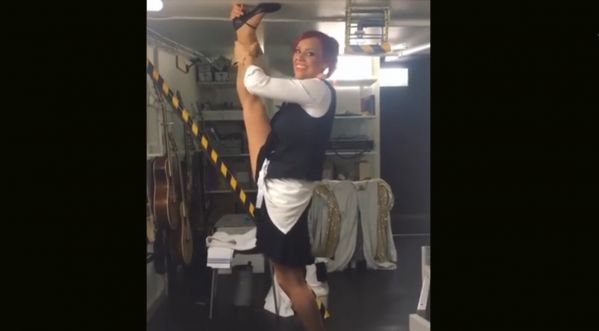 Cette femme a planté son talon dans le plafond…