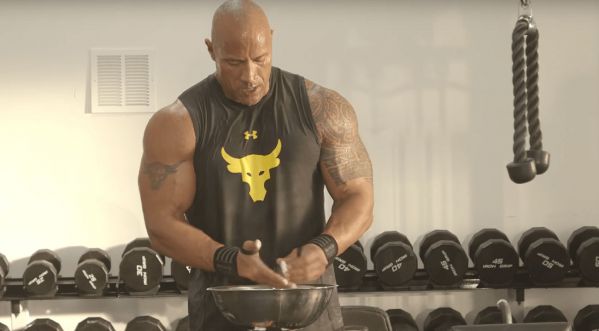 The Rock révèle son programme de musculation « Ultime Workout » dans sa nouvelle vidéo