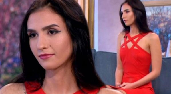 Une mannequin vend sa virginité aux enchères !