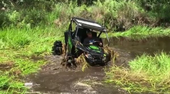 Il a failli y laisser sa peau et son 4×4