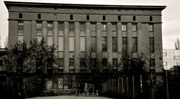 Une artiste et une chimiste se sont réunies pour créer un parfum qui à l’odeur du club Berghain