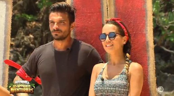Manon Marsault pose topless avec son fils Tiago dans les bras
