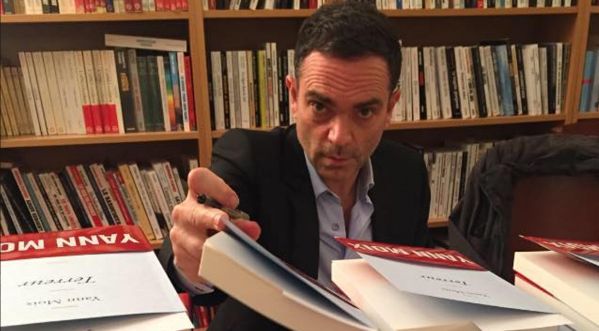 Yann Moix pourrait rejoindre C8 à la rentrée