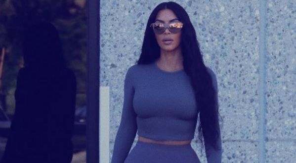 Kim Kardashian fait le buzz avec sa nouvelle couleur de cheveux (PHOTOS)